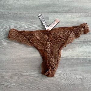 NWT Victoria's Secret Dream Angels Brown with Gold Trim Lace Thong size medium